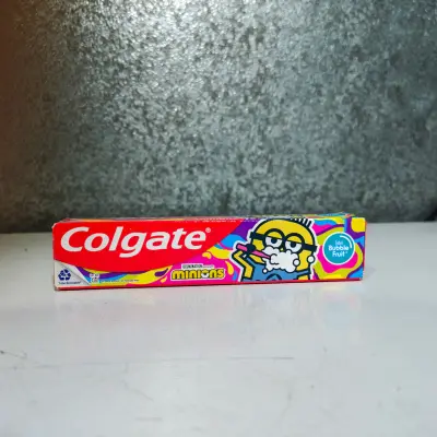 Colgate Minions anticaries con flúor sabor bubble fruit-  43ml