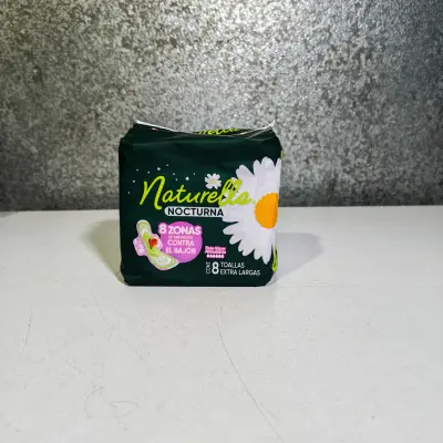 Toallas Femeninas Naturella con alas nocturna - 8pzas