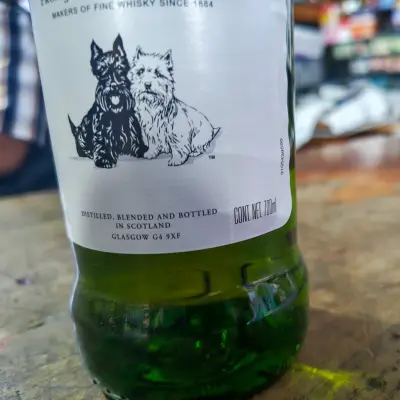 Whisky Black & White Original Blended Scotch - 700ml