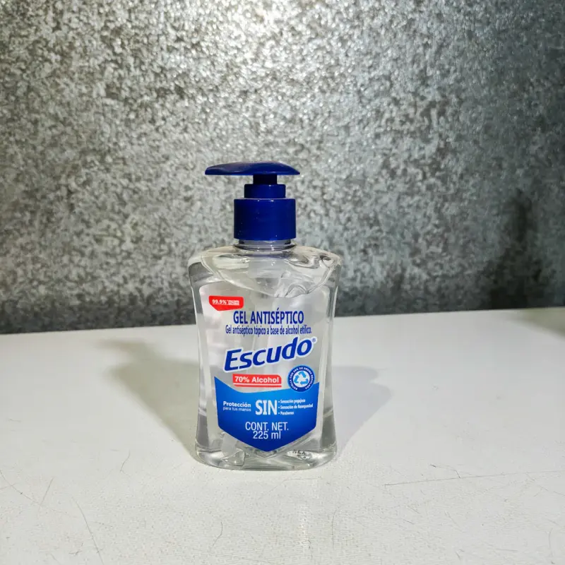 Gel antiséptico Escudo Antibacterial para manos - 225ml
