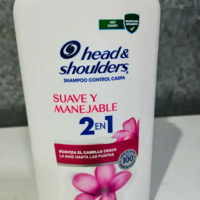 Shampoo Head & Shoulders - Suave y Manejable 2 en 1 Control Caspa - 1L