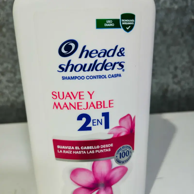 Shampoo Head & Shoulders - Suave y Manejable 2 en 1 Control Caspa - 1L