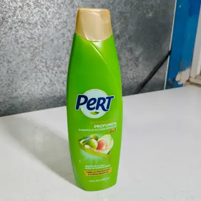 Shampoo Pert - reparación profunda 2 en 1 - aceite de oliva y aguacate - 650ml